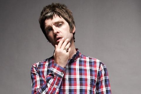 Poslechněte si novou píseň Noela Gallaghera 