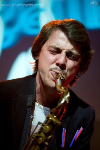 Vltava zahraje s novým saxofonistou na letních scénách